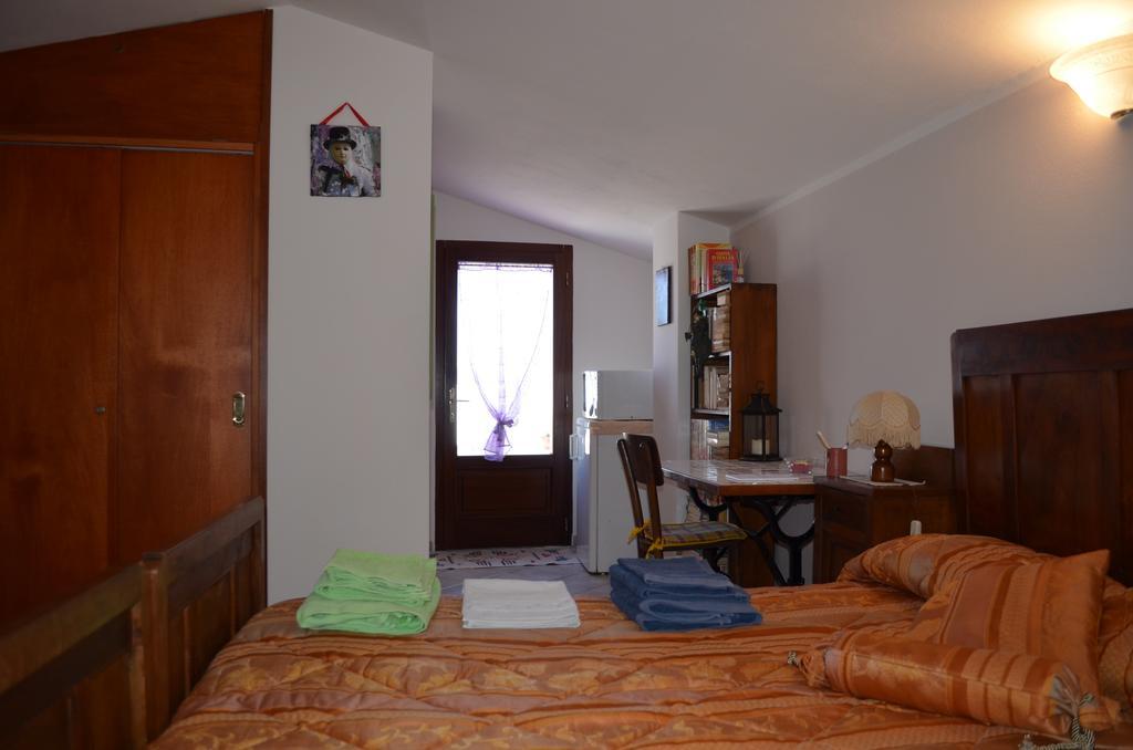 B&B Belvedere SantʼAntìoco Extérieur photo