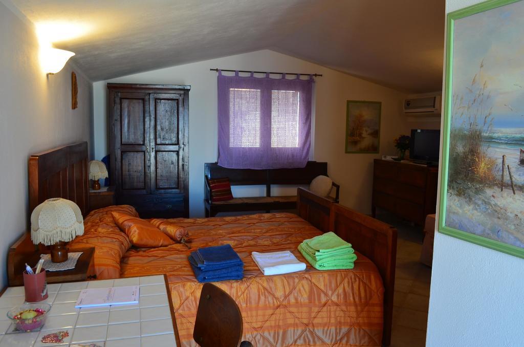 B&B Belvedere SantʼAntìoco Extérieur photo